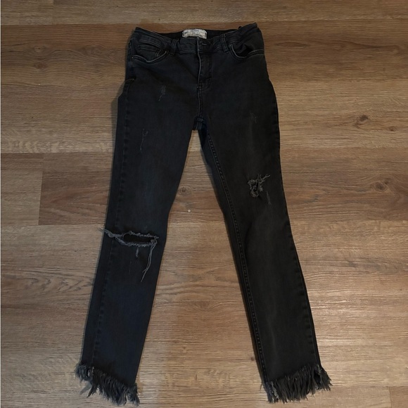 Free People Distressed Jeans black size 26 - Picture 1 of 3